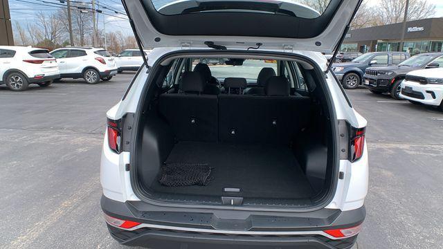 2023 Hyundai TUCSON SE
