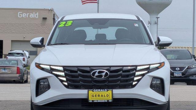 2023 Hyundai TUCSON SE