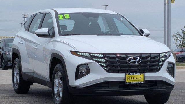 2023 Hyundai TUCSON SE