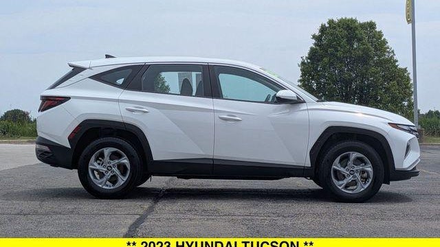 2023 Hyundai TUCSON SE
