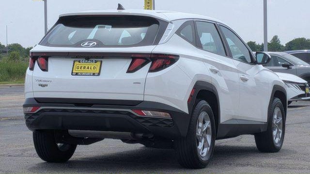 2023 Hyundai TUCSON SE