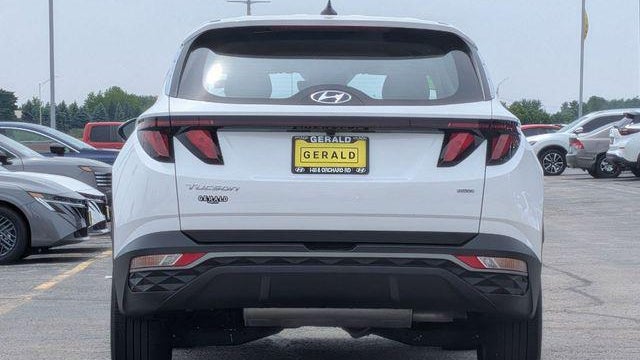 2023 Hyundai TUCSON SE