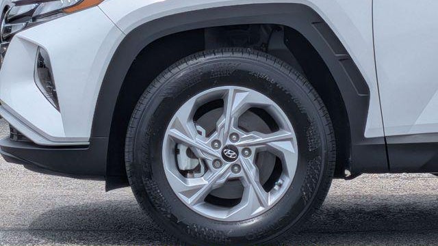 2023 Hyundai TUCSON SE