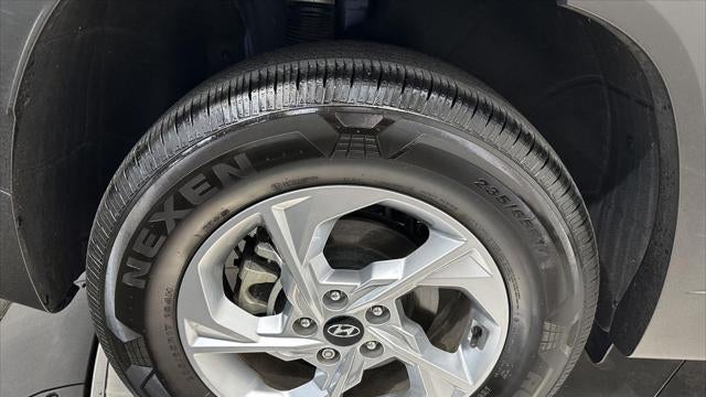 2023 Hyundai TUCSON SE
