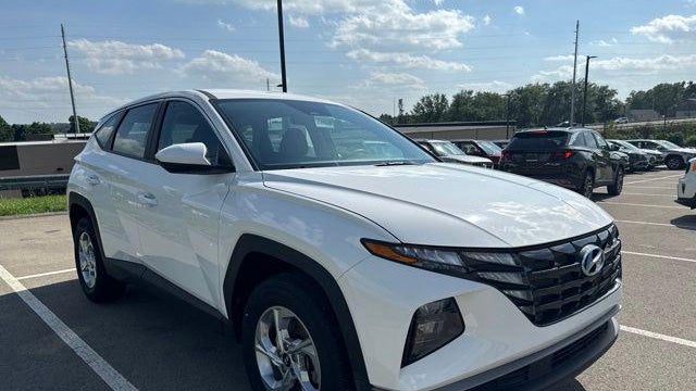 2023 Hyundai TUCSON SE
