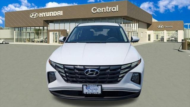 2023 Hyundai TUCSON SE