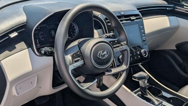 2023 Hyundai TUCSON SE