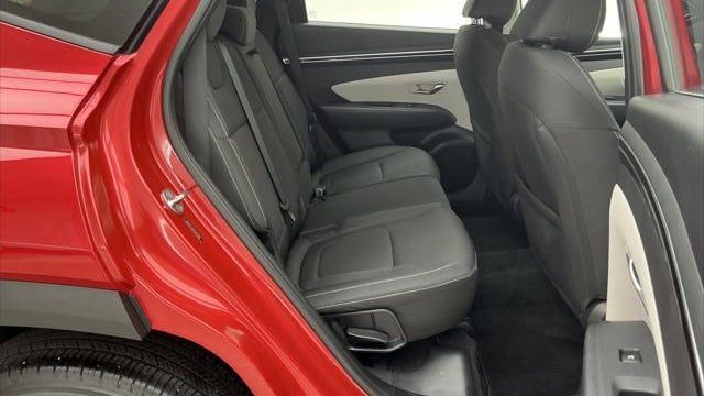 2023 Hyundai TUCSON SE