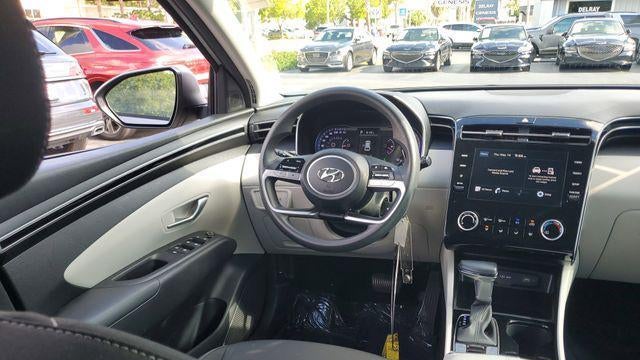 2023 Hyundai TUCSON SE