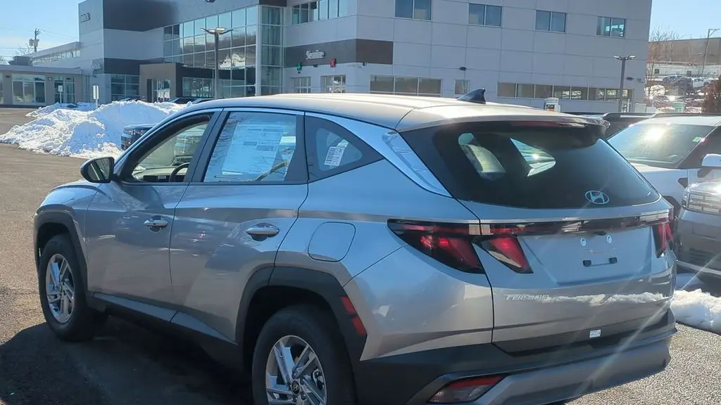 2026 Hyundai TUCSON SE