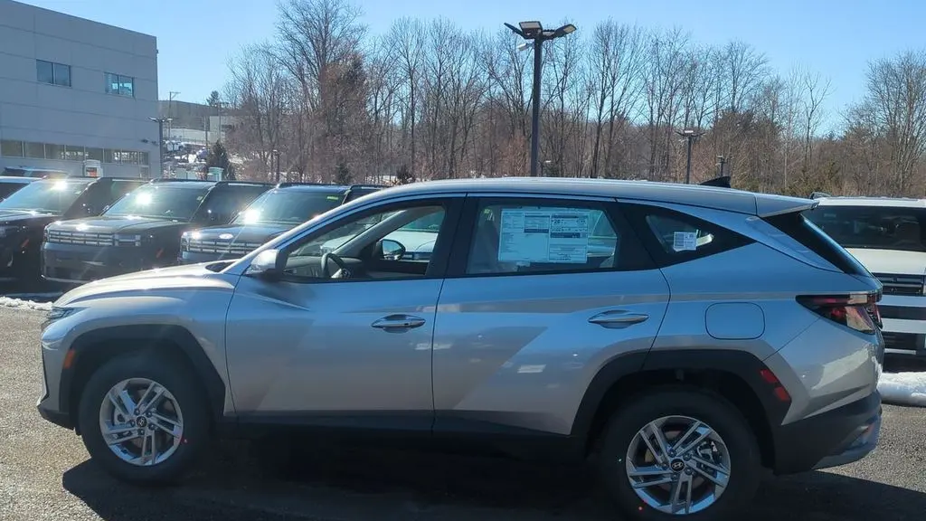 2026 Hyundai TUCSON SE