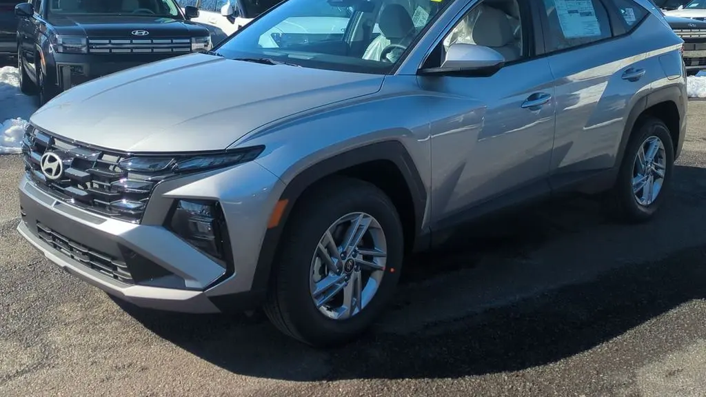 2026 Hyundai TUCSON SE