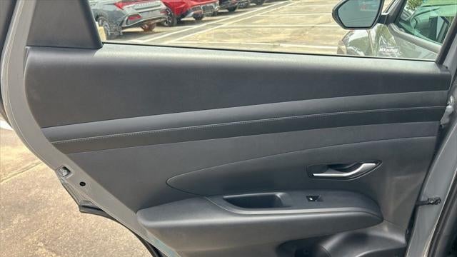 2025 Hyundai TUCSON SE