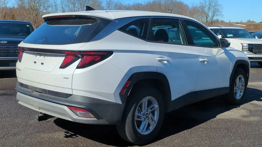 2025 Hyundai TUCSON SE