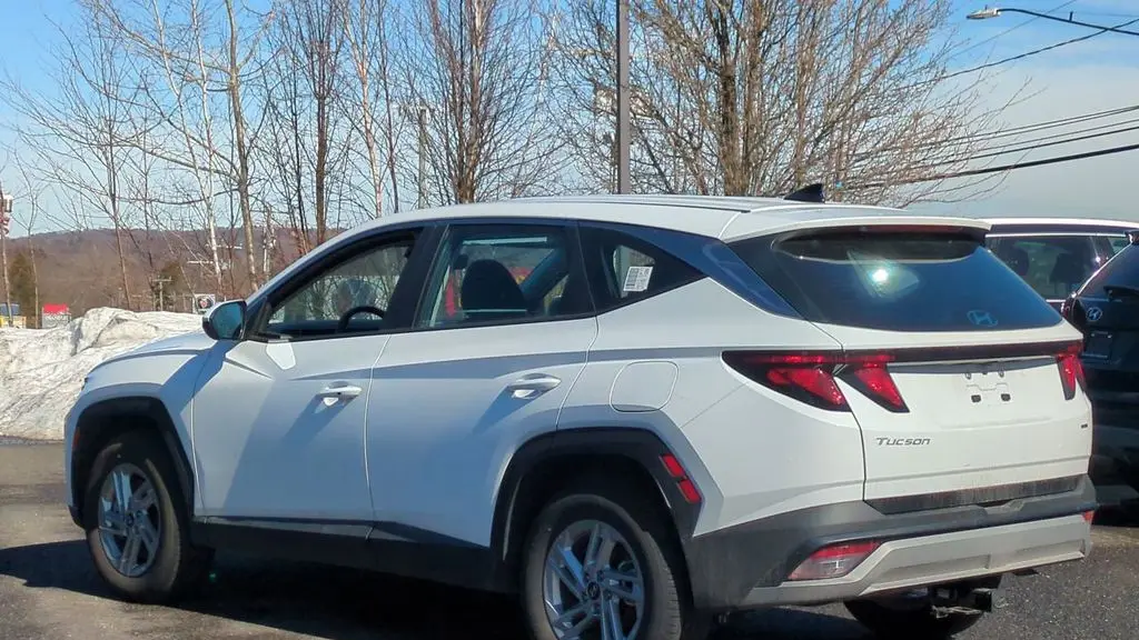 2025 Hyundai TUCSON SE