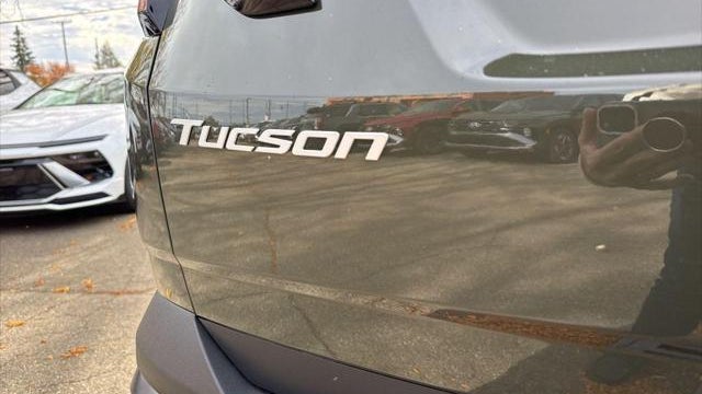 2026 Hyundai TUCSON SE
