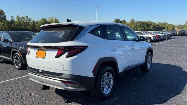 2026 Hyundai TUCSON SE