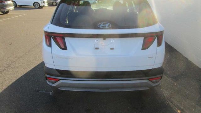 2026 Hyundai TUCSON SE