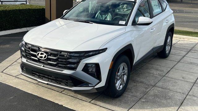 2026 Hyundai TUCSON SE