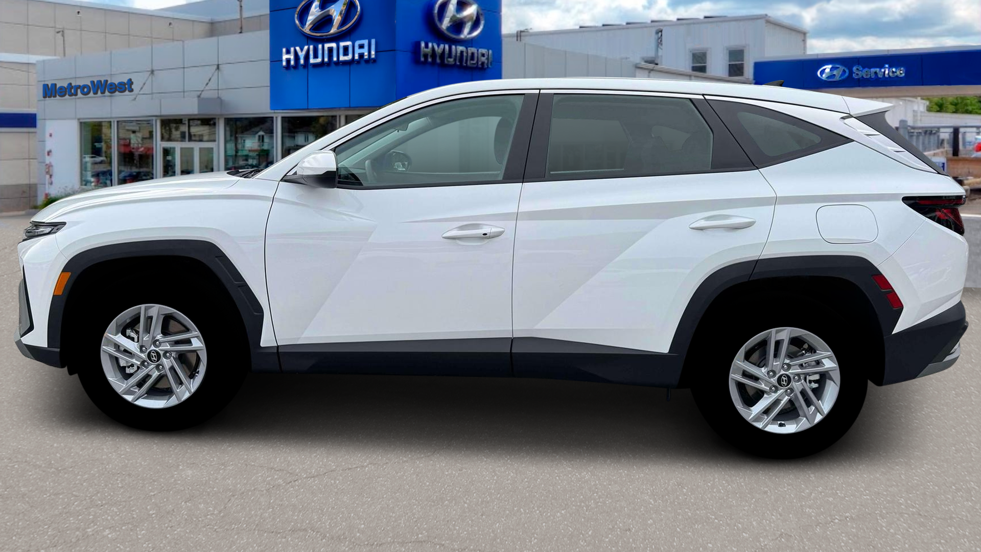 2026 Hyundai TUCSON SE