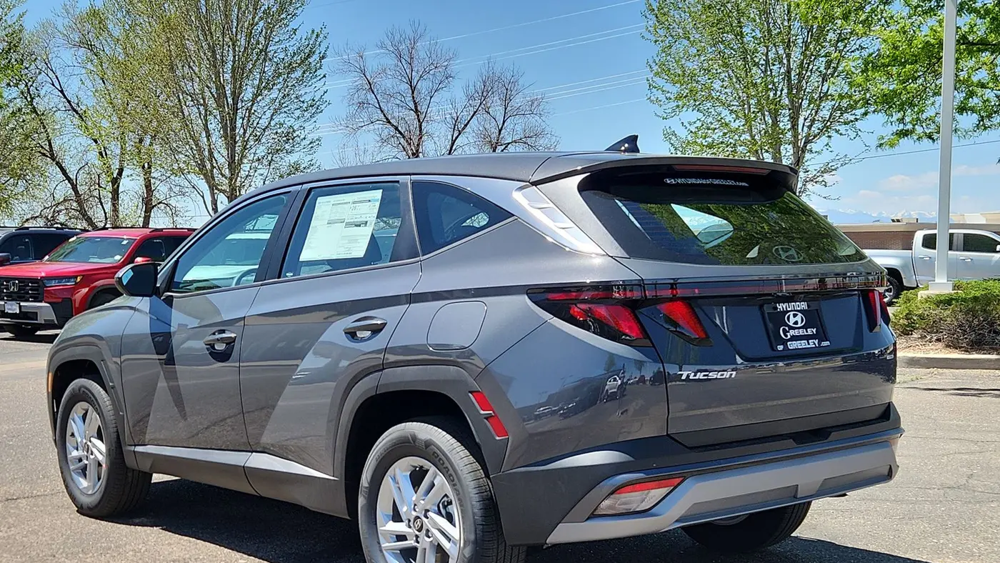 2026 Hyundai TUCSON SE
