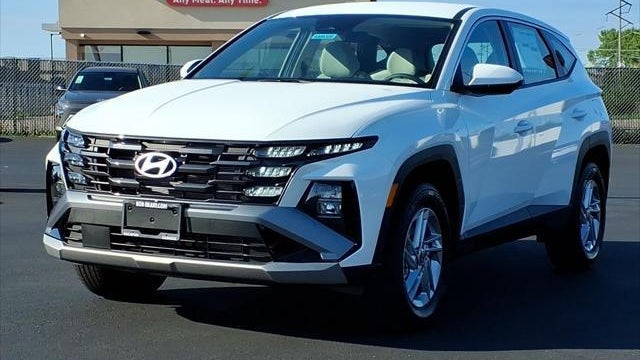 2026 Hyundai TUCSON SE