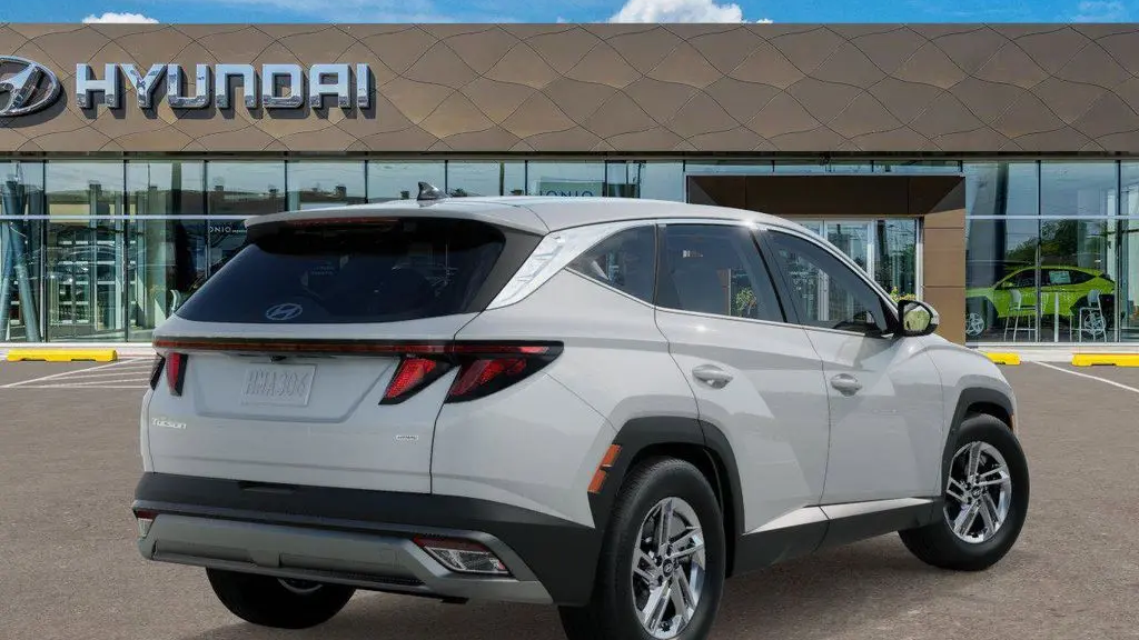 2026 Hyundai TUCSON SE