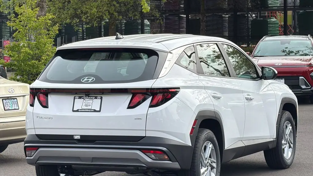 2026 Hyundai TUCSON SE