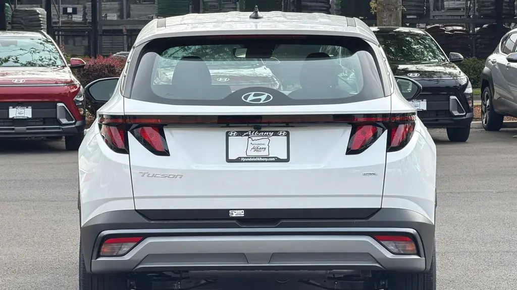 2026 Hyundai TUCSON SE