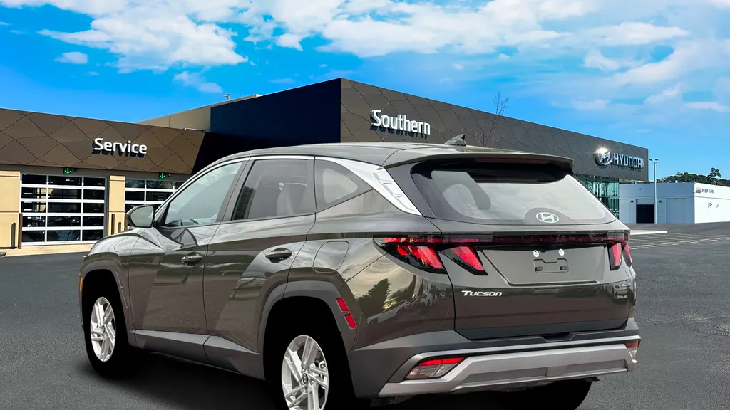 2026 Hyundai TUCSON SE