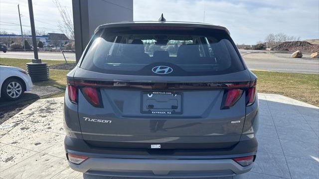 2026 Hyundai TUCSON SE
