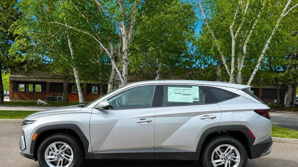 2026 Hyundai TUCSON SE