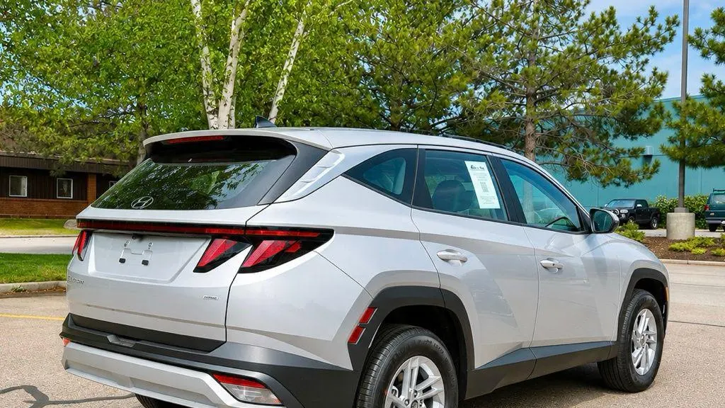 2026 Hyundai TUCSON SE