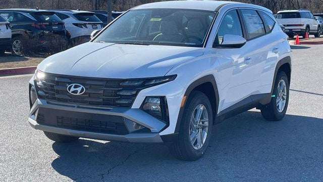 2025 Hyundai TUCSON SE