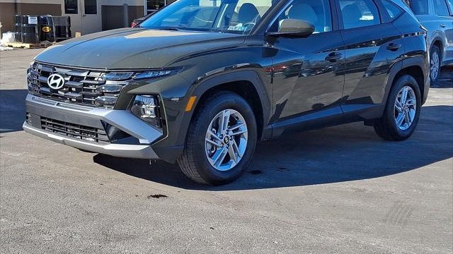 2025 Hyundai TUCSON SE