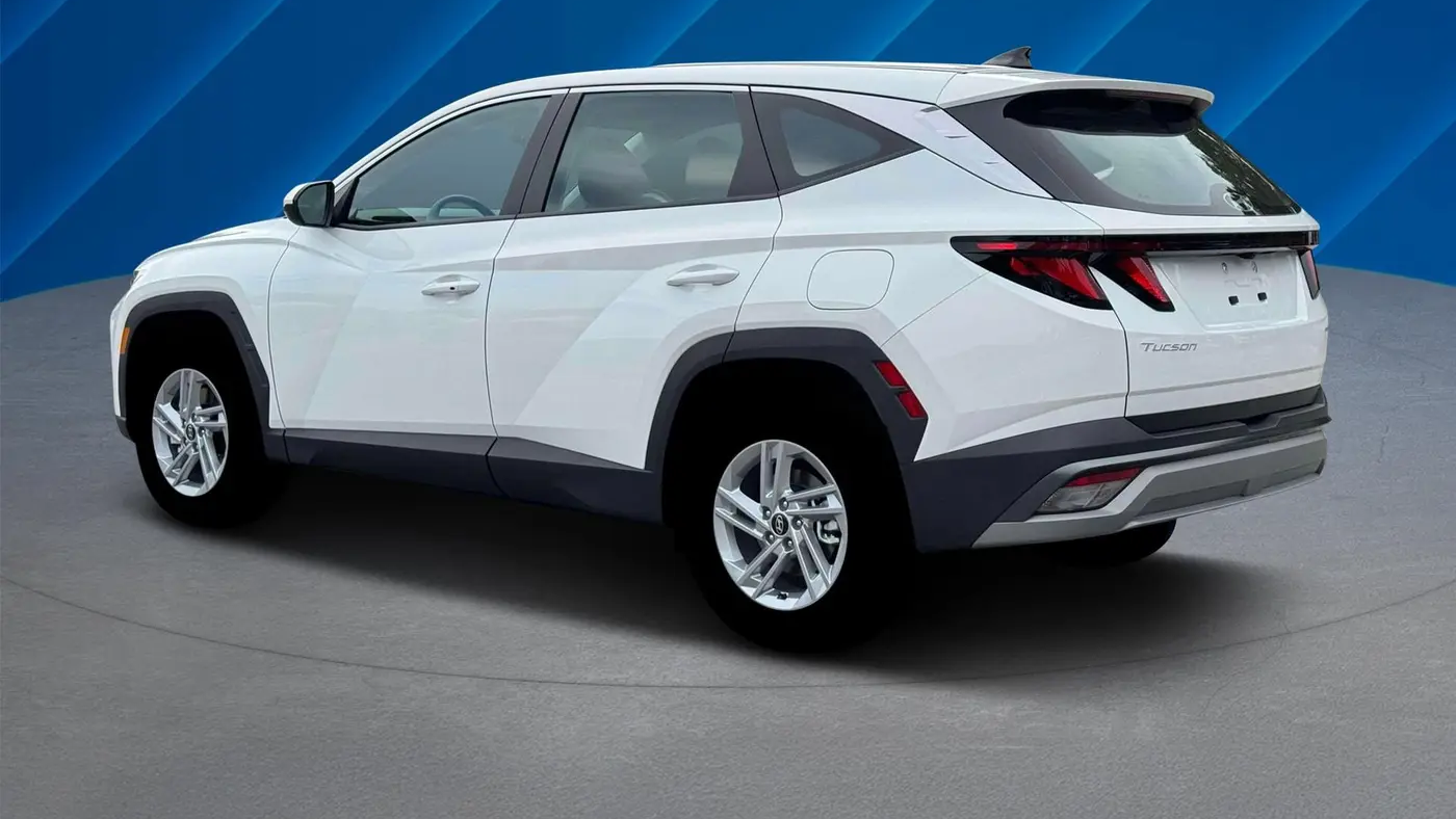 2026 Hyundai TUCSON SE