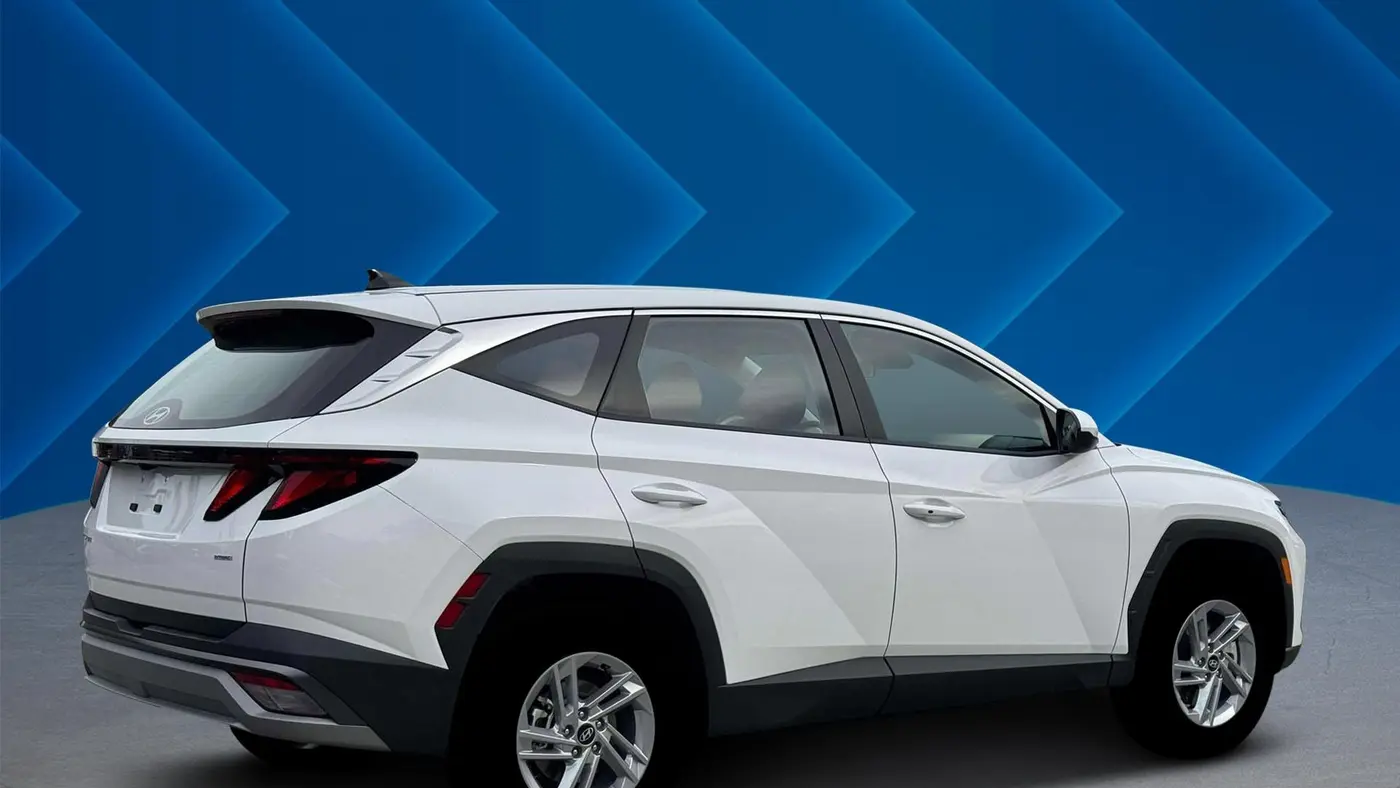 2026 Hyundai TUCSON SE