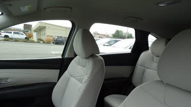 2026 Hyundai TUCSON SE