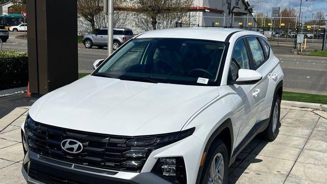 2026 Hyundai TUCSON SE