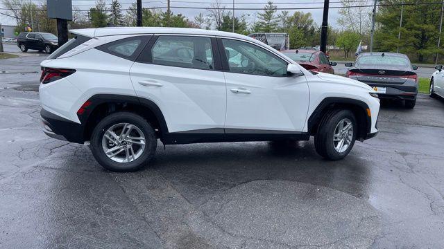 2025 Hyundai TUCSON SE