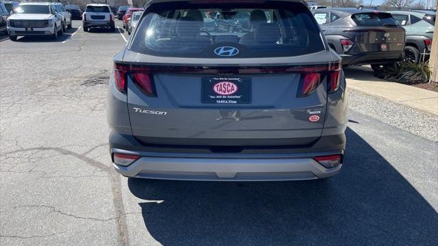 2025 Hyundai TUCSON SE