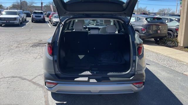 2025 Hyundai TUCSON SE