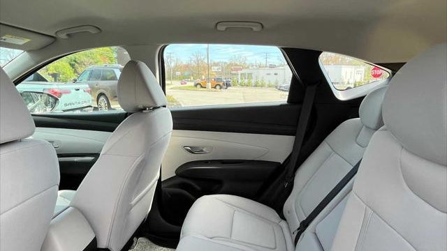2026 Hyundai TUCSON SE