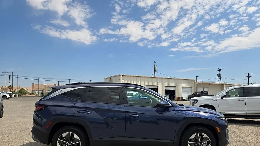 2025 Hyundai TUCSON SEL