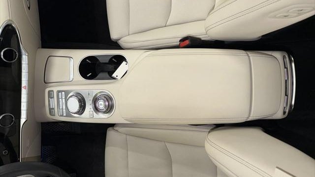 2024 Genesis GV70 2.5T Standard
