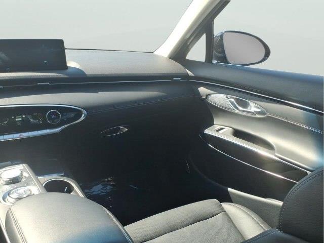 2025 Genesis Gv70 - $30,826