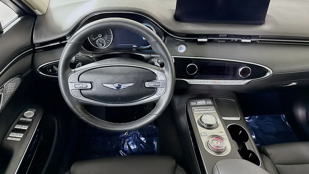 2025 Genesis GV70 2.5T Standard