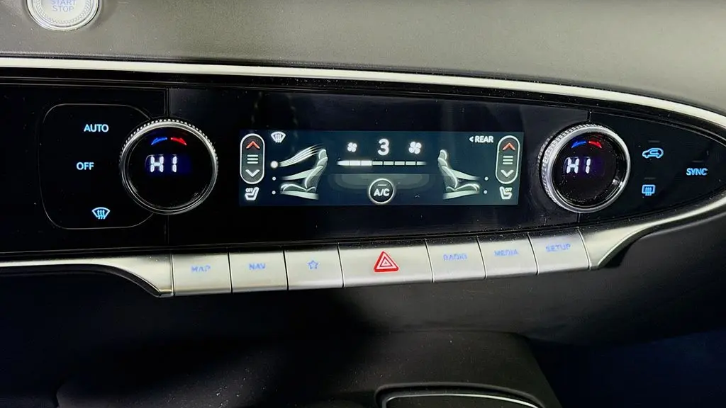 2025 Genesis GV70 2.5T Standard