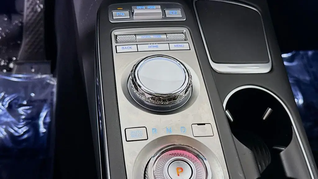 2025 Genesis GV70 2.5T Standard