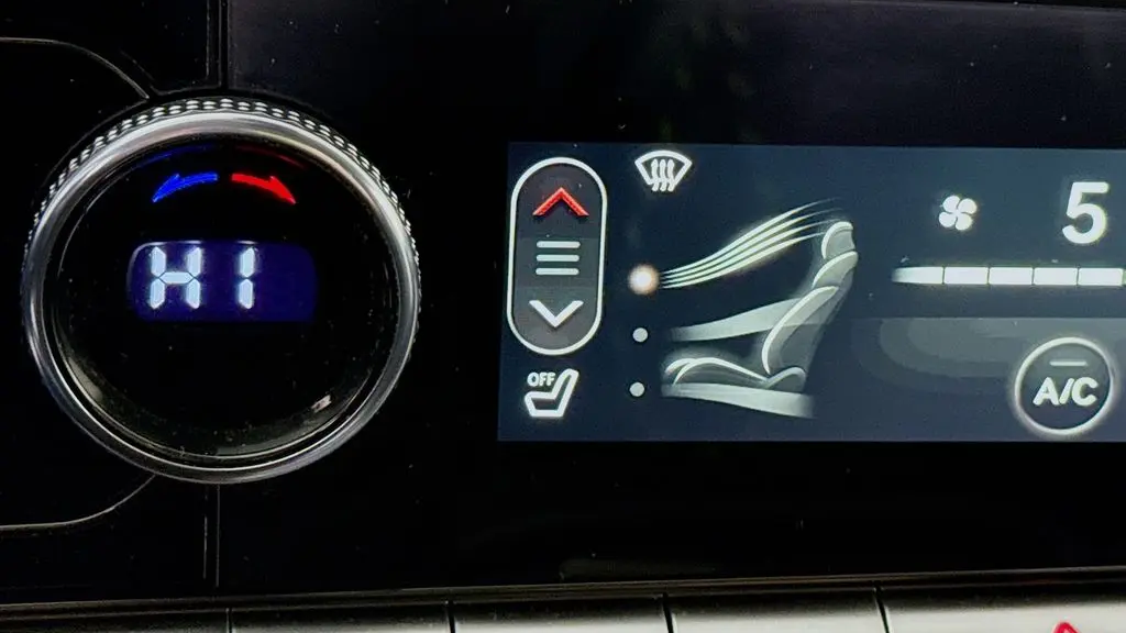 2025 Genesis GV70 2.5T Standard